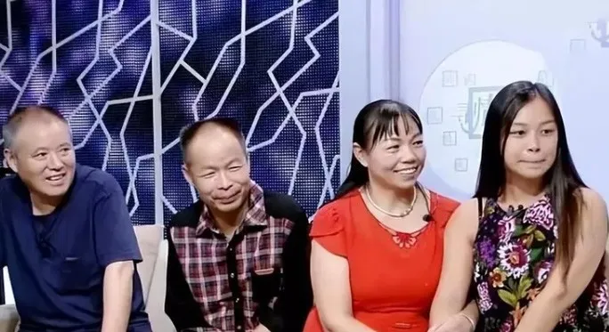 co-gai-nhan-thay-ngoai-hinh-khac=bite (1)