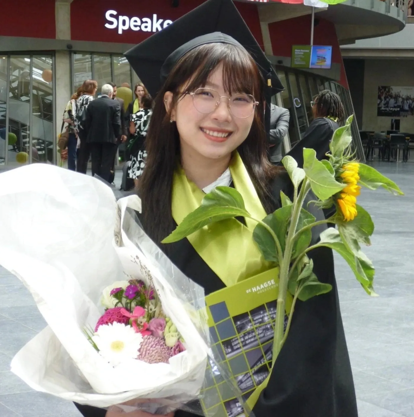 co-gai-vuot-9600km-du-dam-cuoi-ban-than (2)