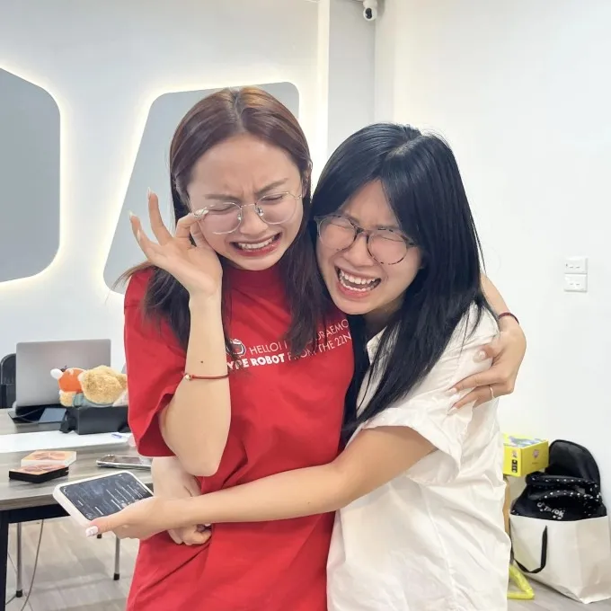 co-gai-vuot-9600km-du-dam-cuoi-ban-than (6)