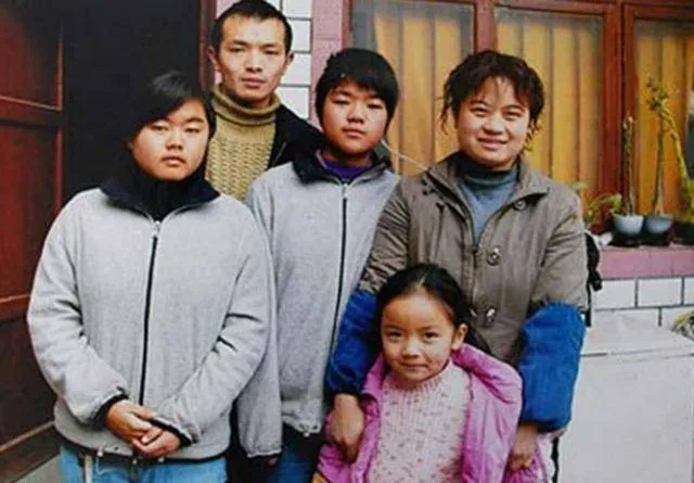 co-gai-bi-de-biu-vi-co-2con (1)