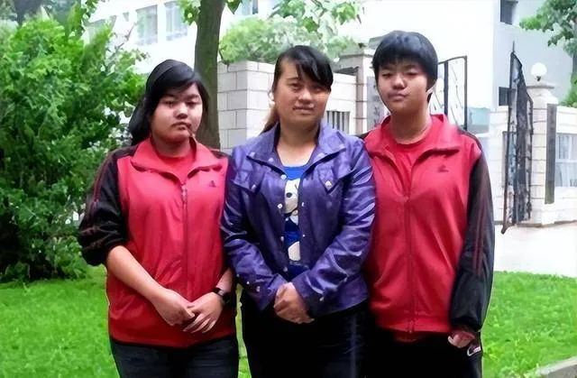 co-gai-bi-de-biu-vi-co-2con (2)