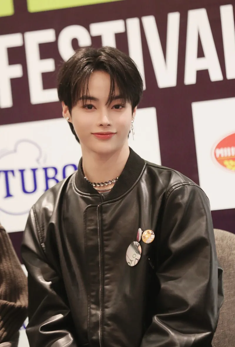 han-bin-lan-dau-ve-viet-nam-bieudien (7)