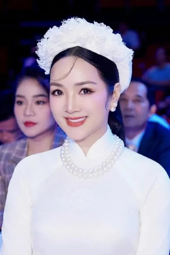 hoa-hau-giang-my-tu-choi-chup-anh (4)
