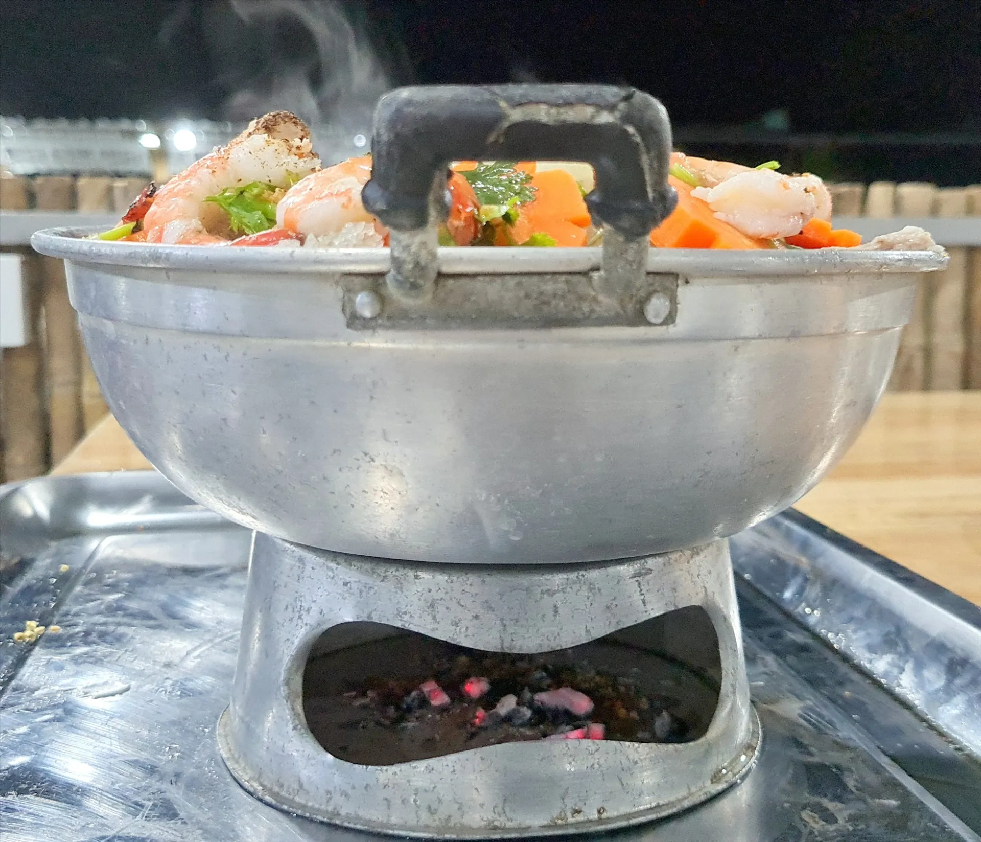 nhap-vien-sau-khi-an-lau (2)