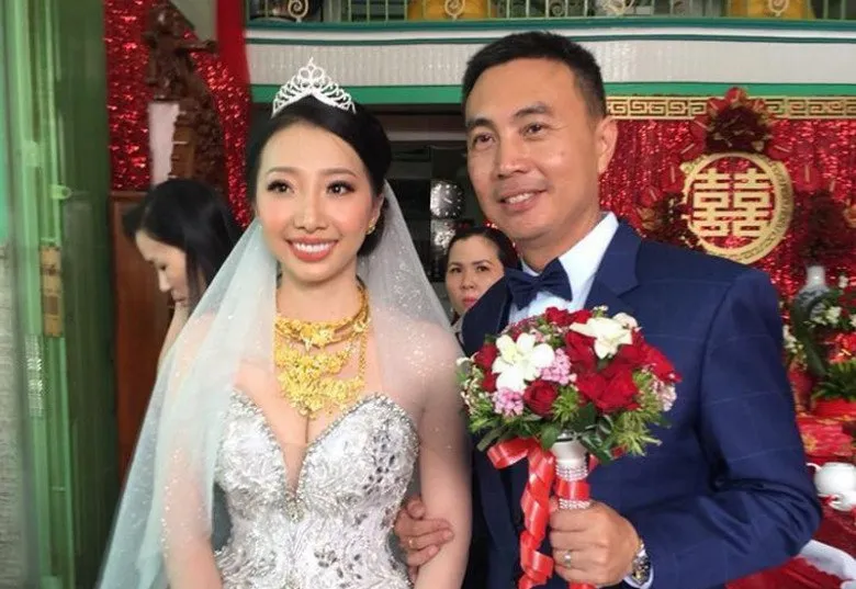 co-dau-deo-vang-triu-co-mien-tay-cuoc=song (3)