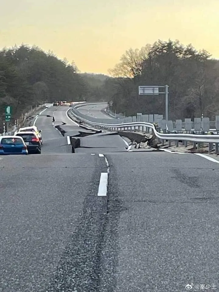 hien-truong-vu-va-cham-may-bay-o-nhat (10)