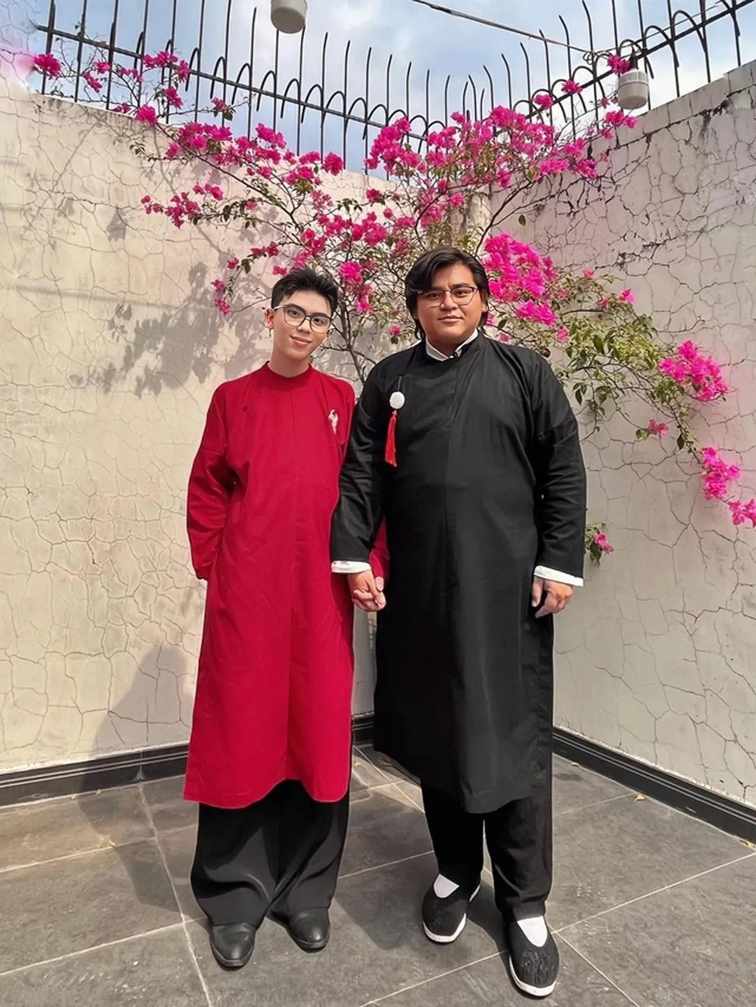 tinh-duyen-trac-tro-cau-nam-ca-si-cau-hon-ban-trai (7)