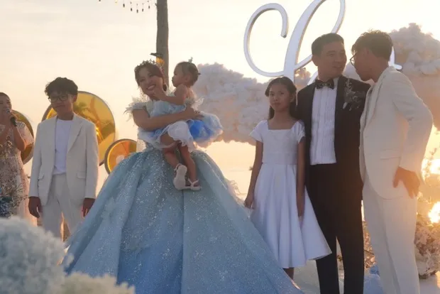 bo-hoa-cuoi-doc-dao-cua-van-hugo (4)