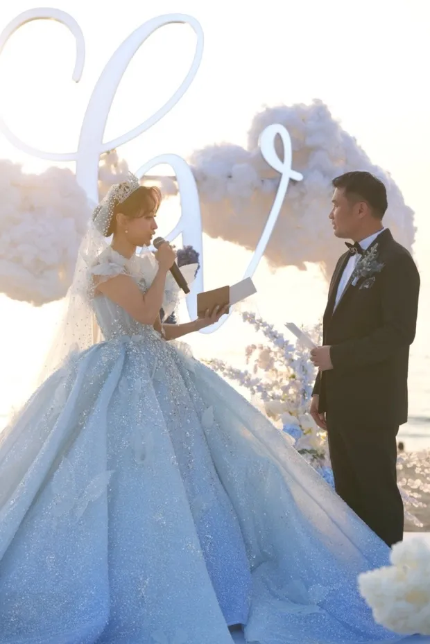 bo-hoa-cuoi-doc-dao-cua-van-hugo (5)