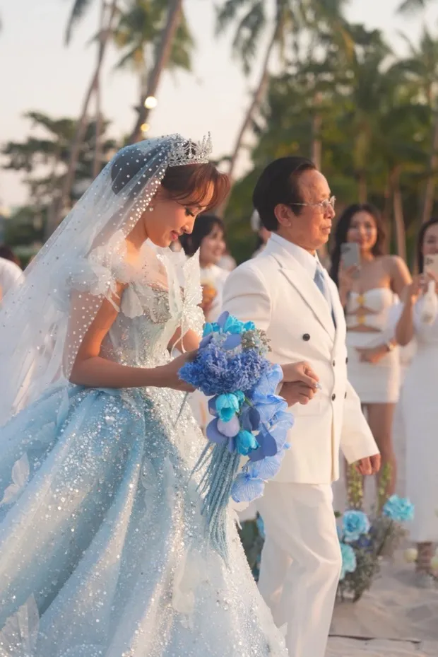 bo-hoa-cuoi-doc-dao-cua-van-hugo (6)