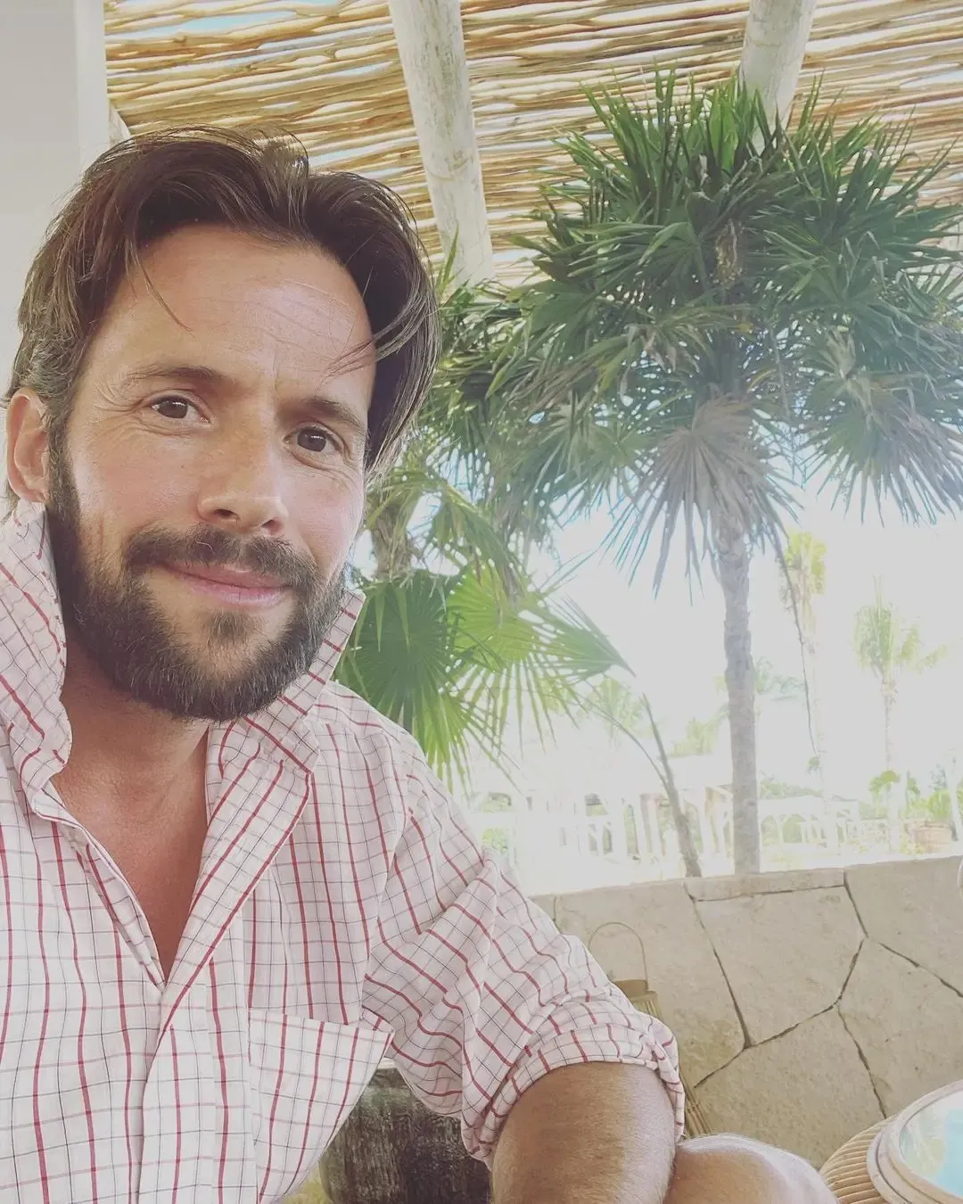 nam-dien-vien-gao-taoi-nan-may-bayqua-doi (5)