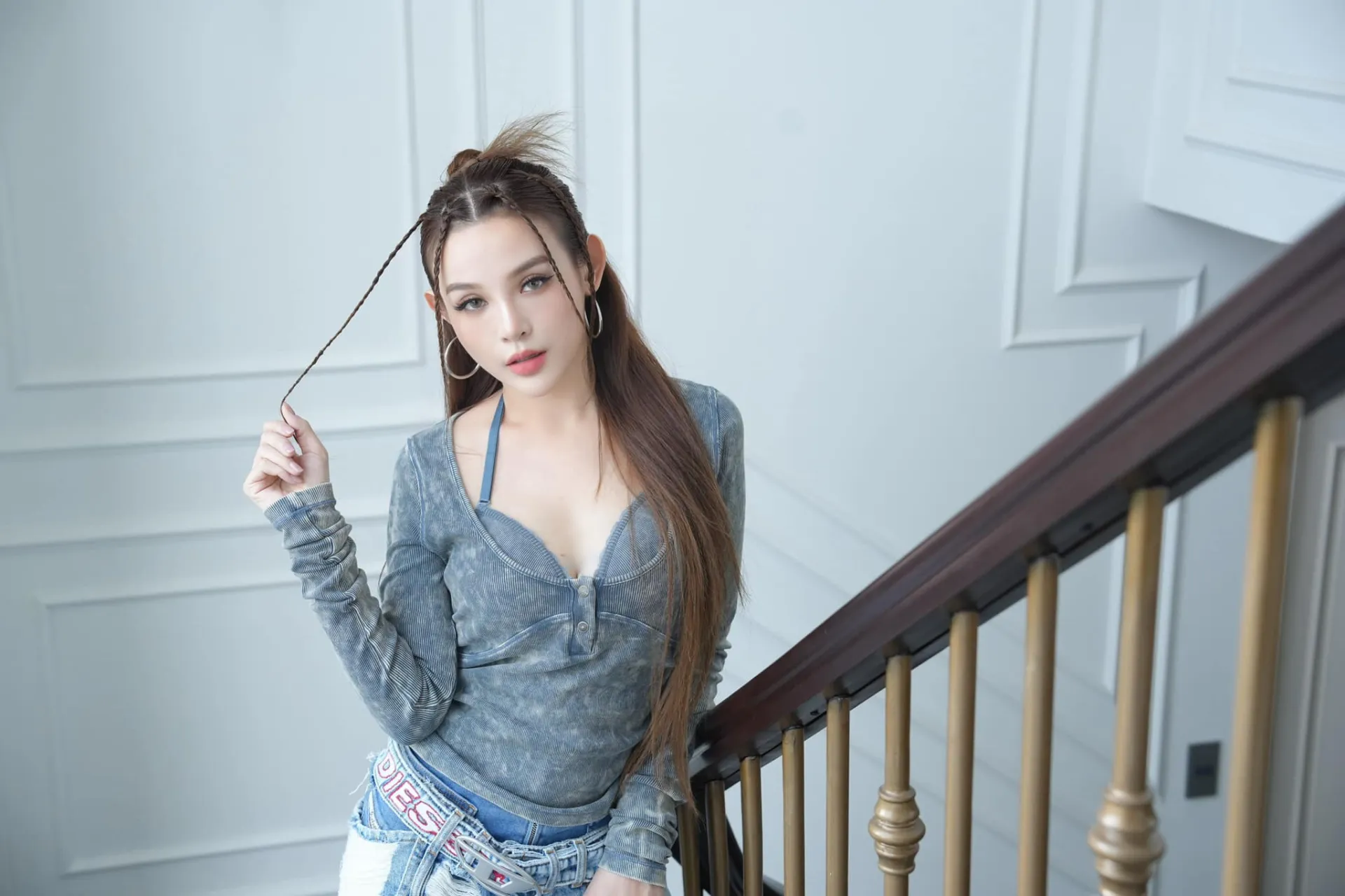 uyen-baby-lan-xa-ben-vu-cong-nam-nhung-so-ong-xa-xem-duoc (6)