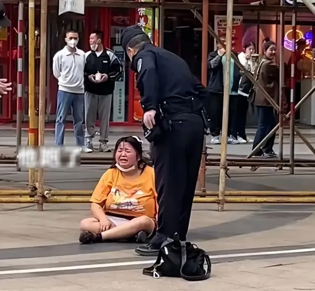 vo-khoc-doi-ly-hon-de-di-theo-nhan-tinh