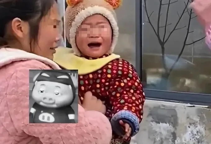 nguoi-phu-nu-ly-hon-om-con-ve-nha-me (3)