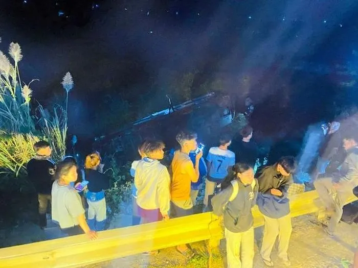 nguyne-nhan-xe-khach-cho-3-nguoi-lao-xuong-vuc (1)