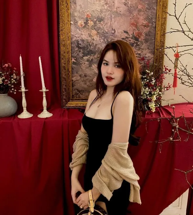 nhan-sac-gai-sinh-2k2-hen-hi-ky-su (2)