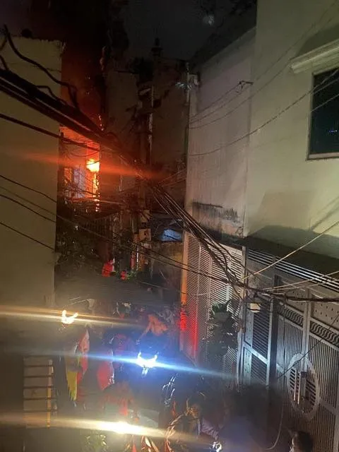 chay-nha-trong-hem-4-nguoi-tu-vong (1)