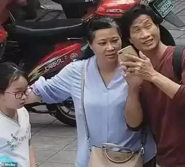 co-be-9-tuoi-mat-tich (3)