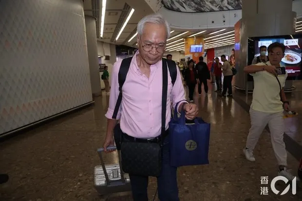 nam-dien-vien-74-tuoi-benh-vuc-ban-gai-lua-dao] (2)