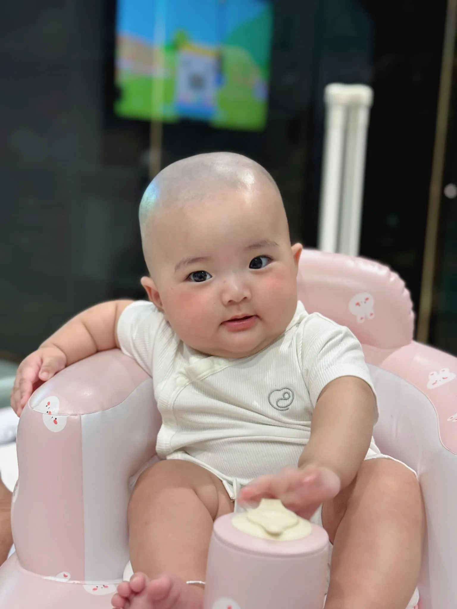 con-gai-khanh-thi-bi-me-cao-troc-dau (7)