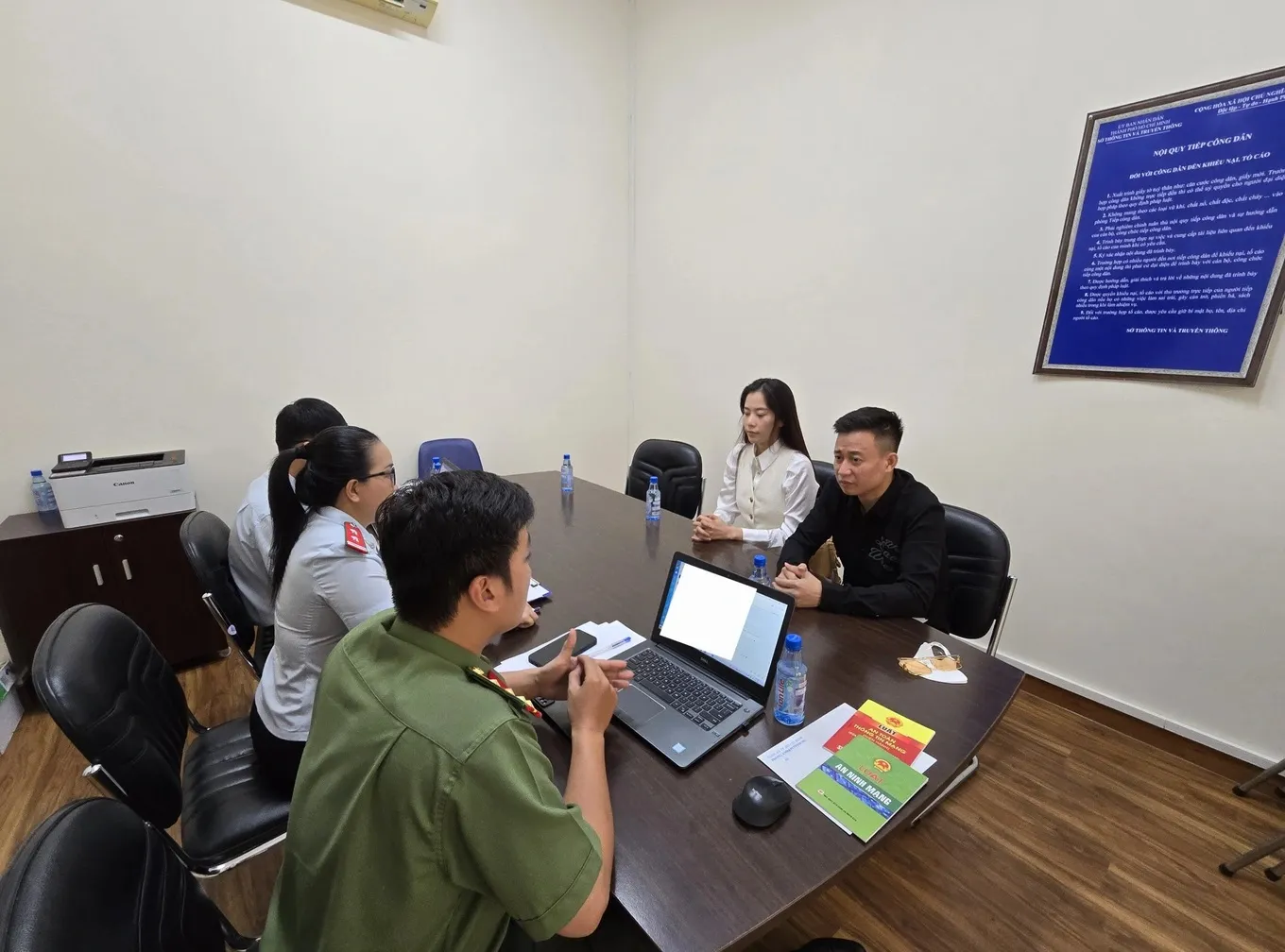 nam-em-van-dat-show-sau-khi-bi-phat (6)
