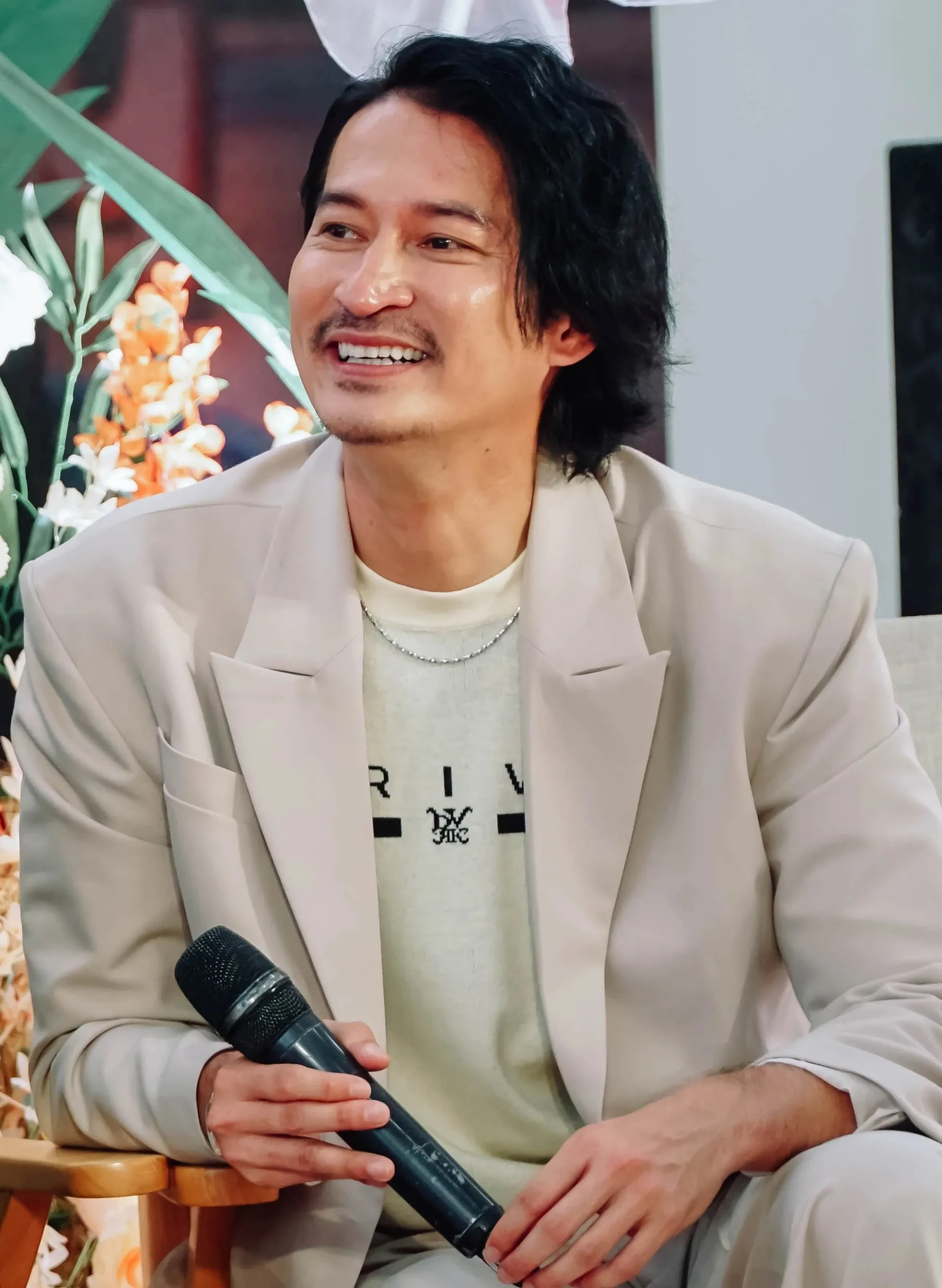 nhan-sac-hien-tai-cua-huy-khanh (4)