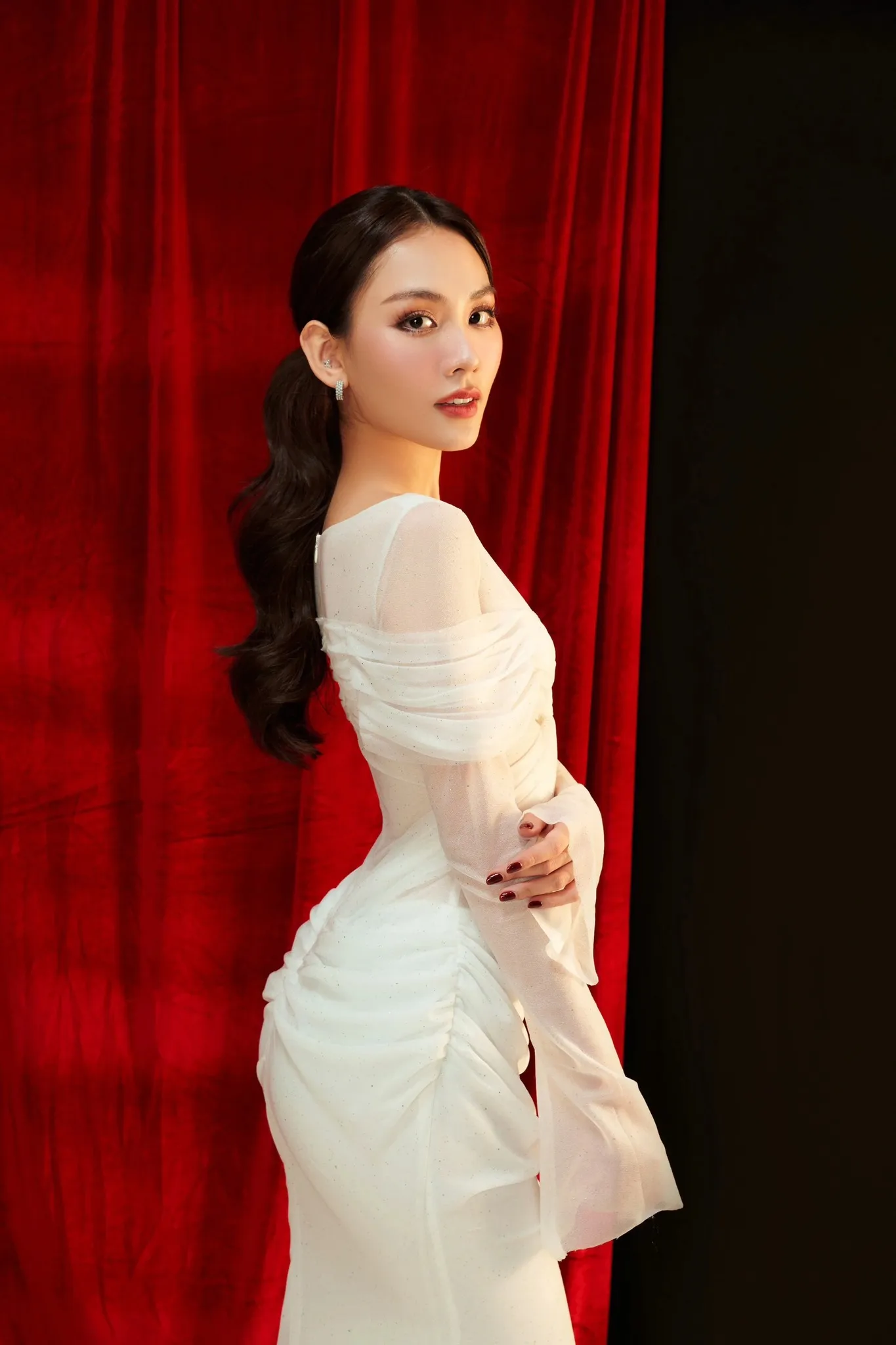 mai-phuong-bi-btc-miss-world-chen-ep (7)