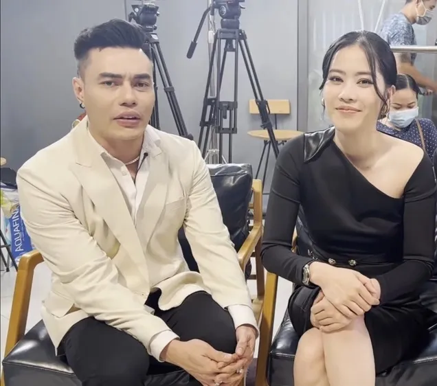 nam-em-le-duong-bao-lam-livestream (3)