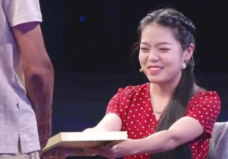 nguoi-dan-ong-nhan-nuoi-co-be-di-tat (4)