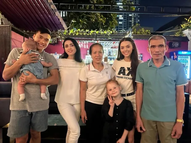 v-tay-bui-tien-dung-don-8thang3-dac-biet (2)