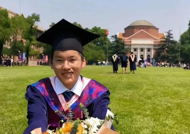 thanh-nien-tu-choi-muc-luong-3-ty-de-ve-que (3)