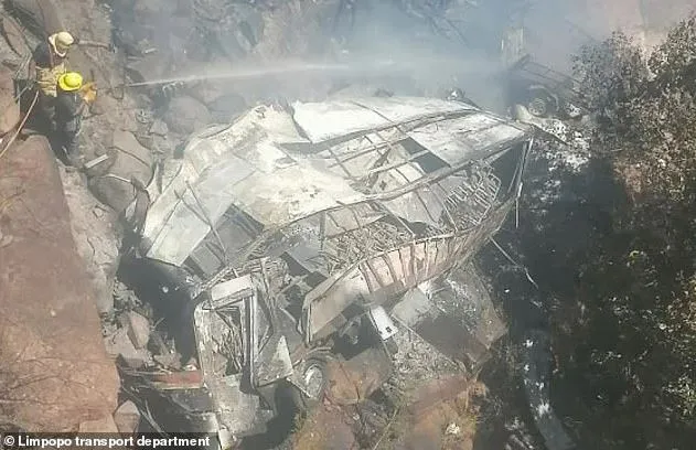 xe-buyt-lao-xuong-vuc-khien-45-nguoi-qua-doi (3)