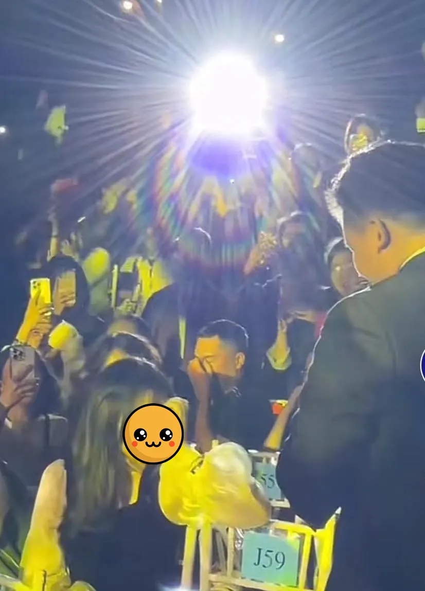 co-gai-biue-cam-la-khi-duco-cau-hon (5)