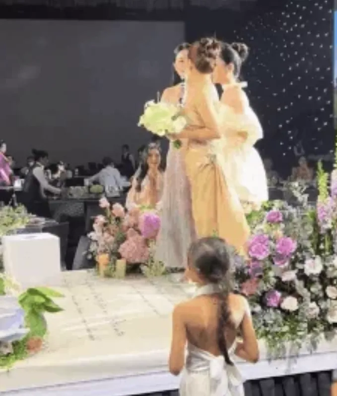 co-gai-bat-hoa-cuoi-chu-thanhhuyen (6)