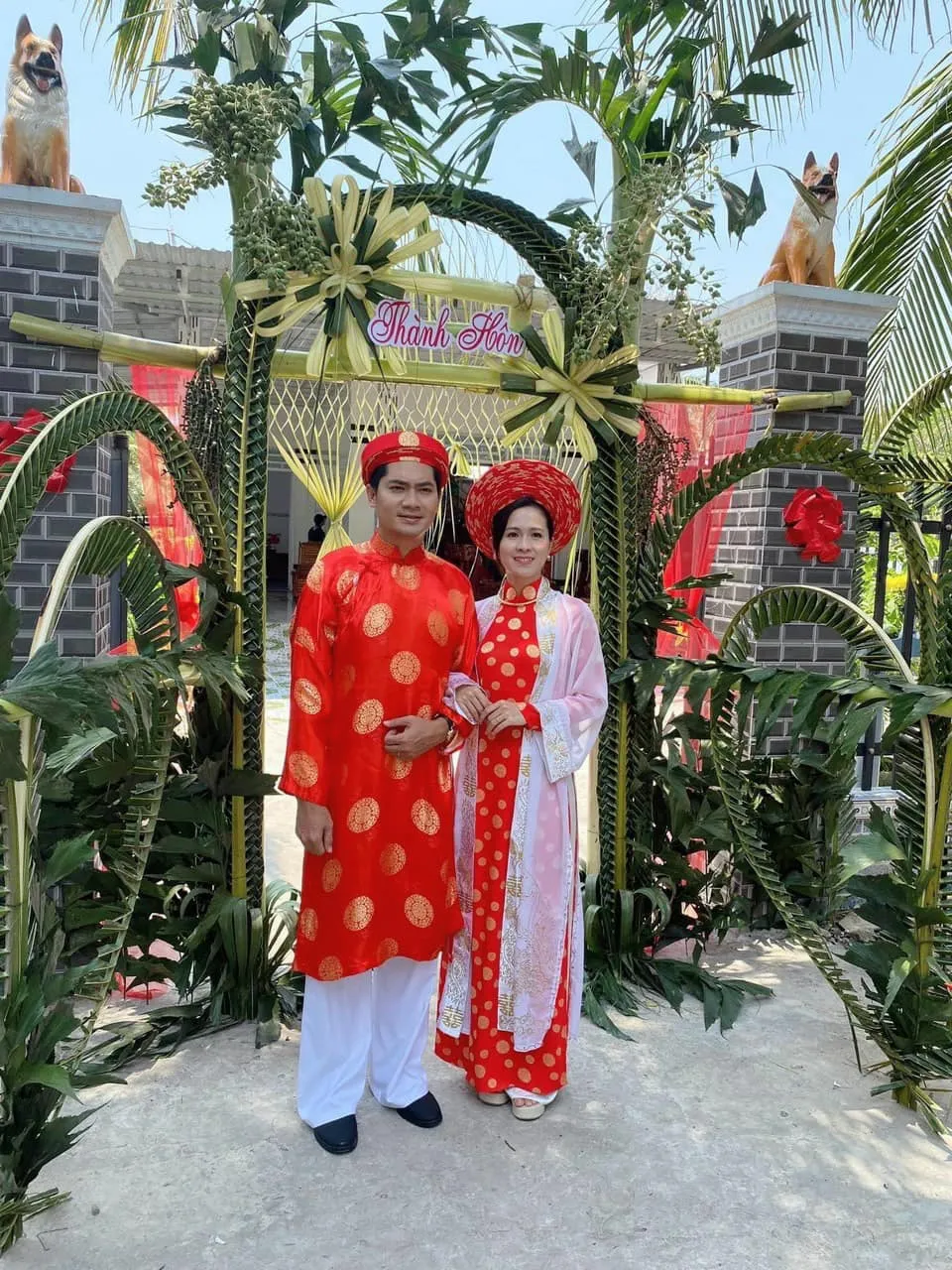 dine-vien-minh-luan-khoe-anh-cuoi (3)