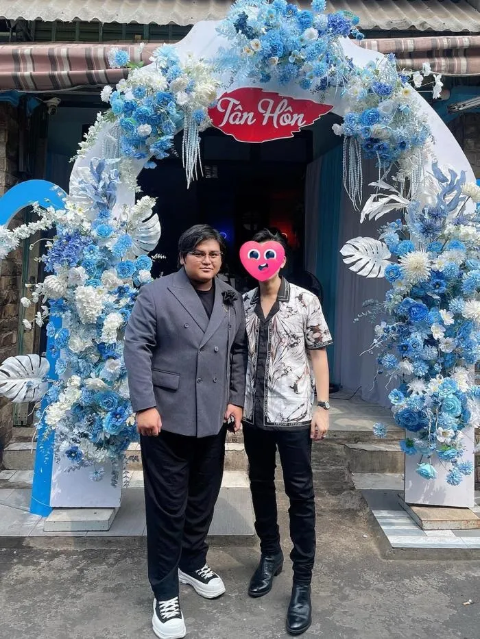 on-vinh-quang-than-mat-ben-chang-trai-khac (2)