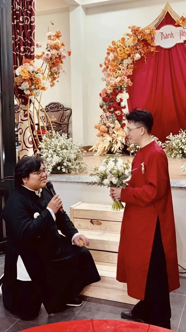 on-vinh-quang-than-mat-ben-chang-trai-khac (5)