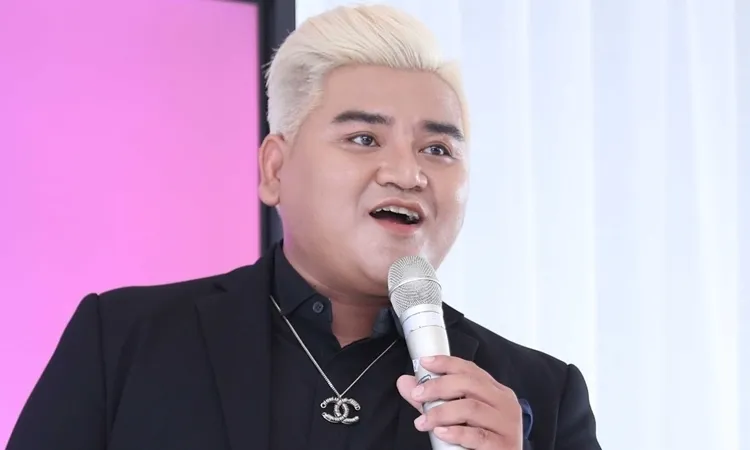 on-vinh-quang-than-mat-ben-chang-trai-khac (6)