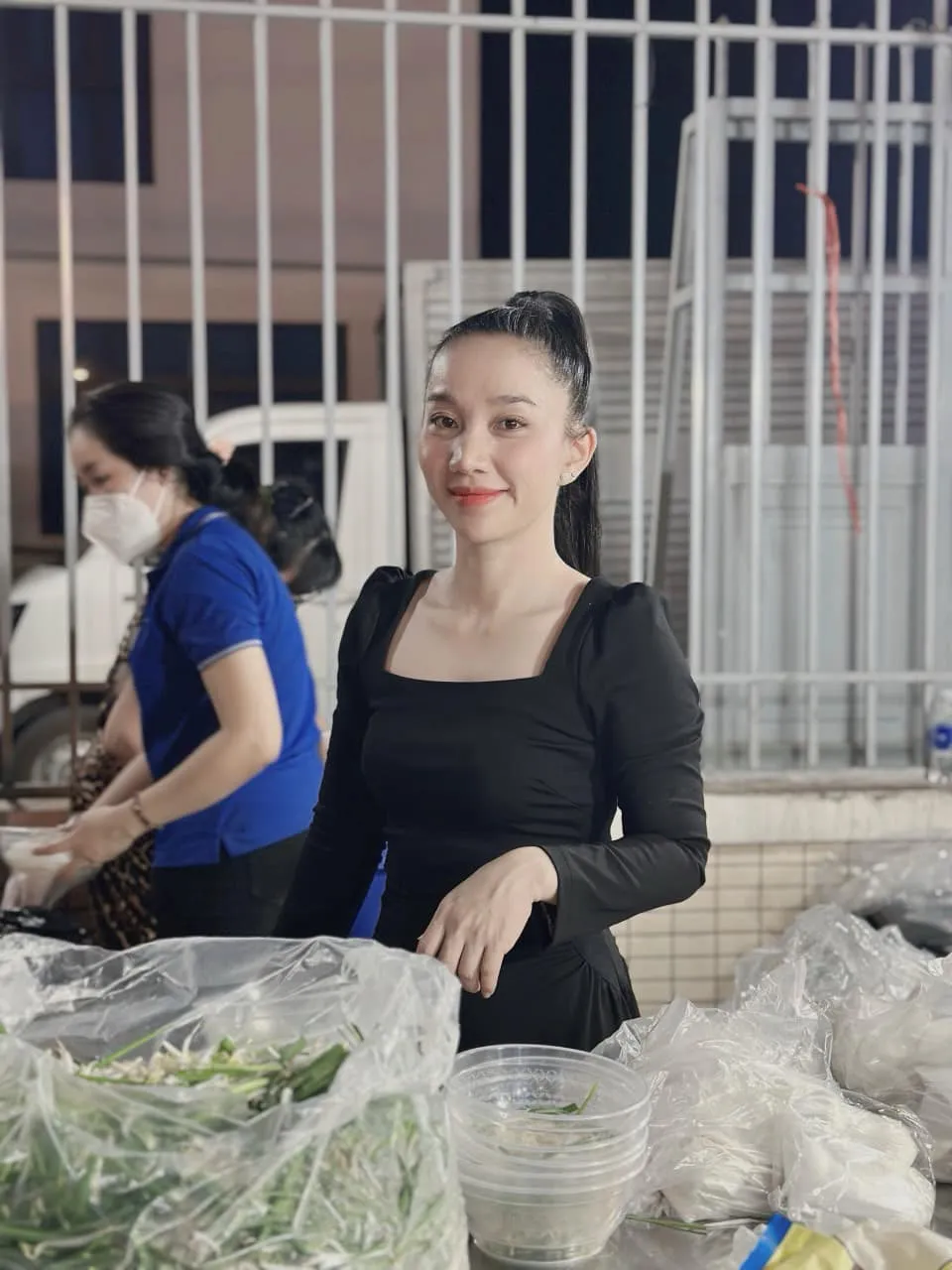 con-gai-le-duong-bao-lam-duoc-me-lam-toc (10)