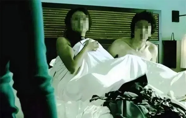 nguoi-dan-ong-nong-gian-khi-phat-hien-vo-ngoai-tinh (5)