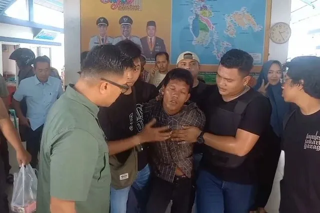 ga-chong-ra-tay-voi-vo-vi-bi-cam-sung (1)