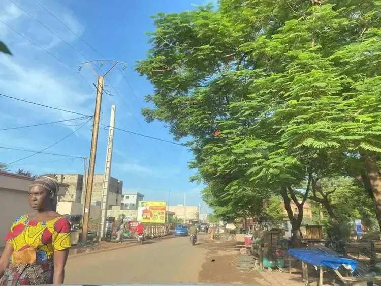 co-gai-26-tuoi-qua-doi-o-chau-phi (5)