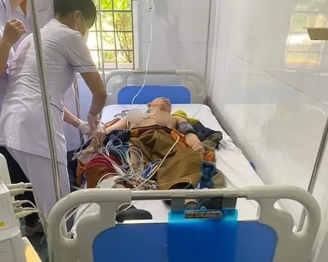 nguoi-di-theo-ong-thcih-minh-tue-qua-doi (3)