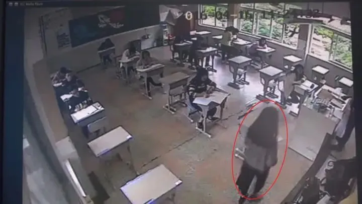 nu-sinh-di-thi-ho-bi-phat-hien (2)