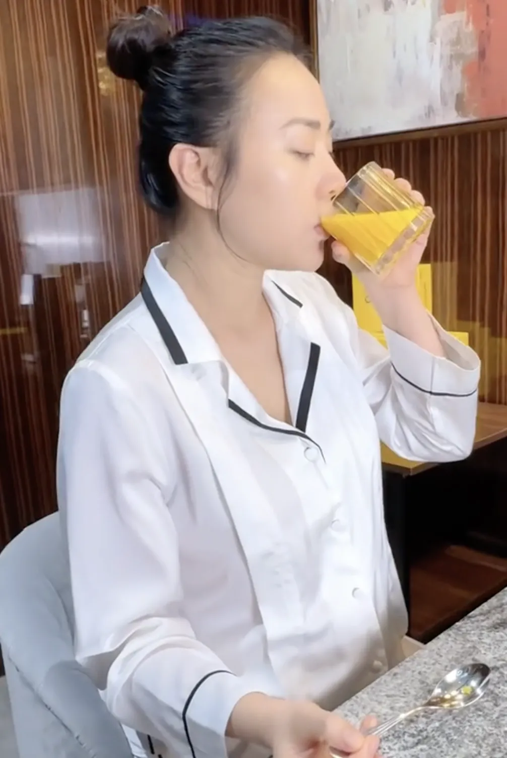 phuong-oanh-choi-dua-voi-con (2)