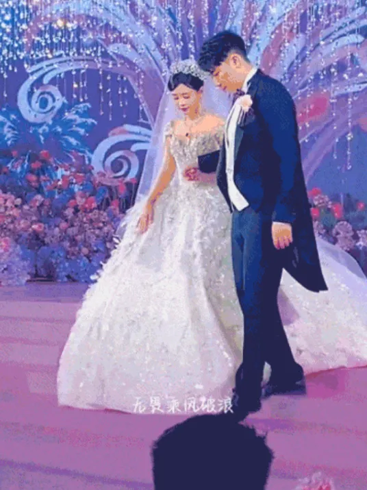 dam-cuoi-co-tich-cua-cap-doi-rich-kid (4)