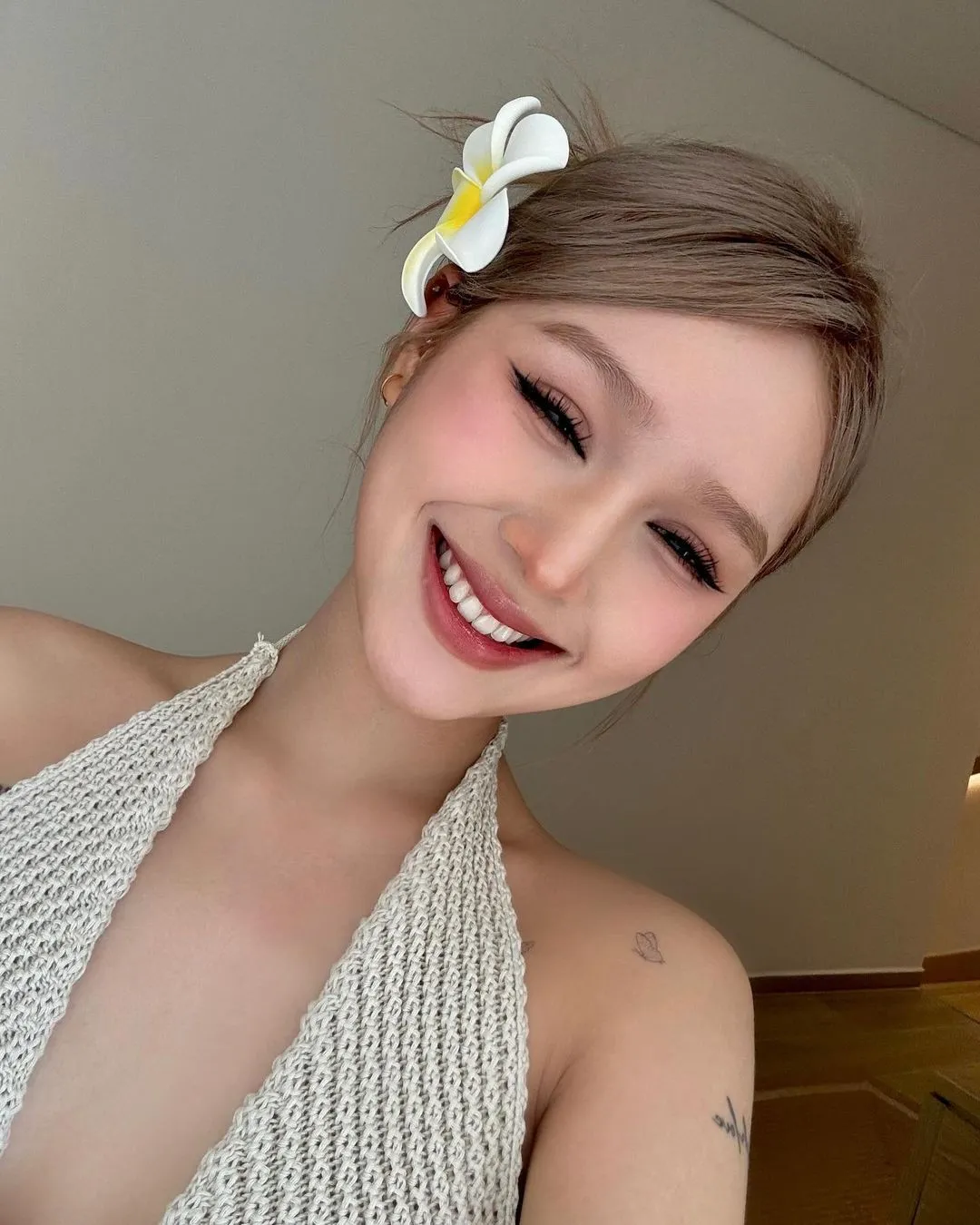 xoai-non-livestream-tiet-lo-ton-thuong (7)