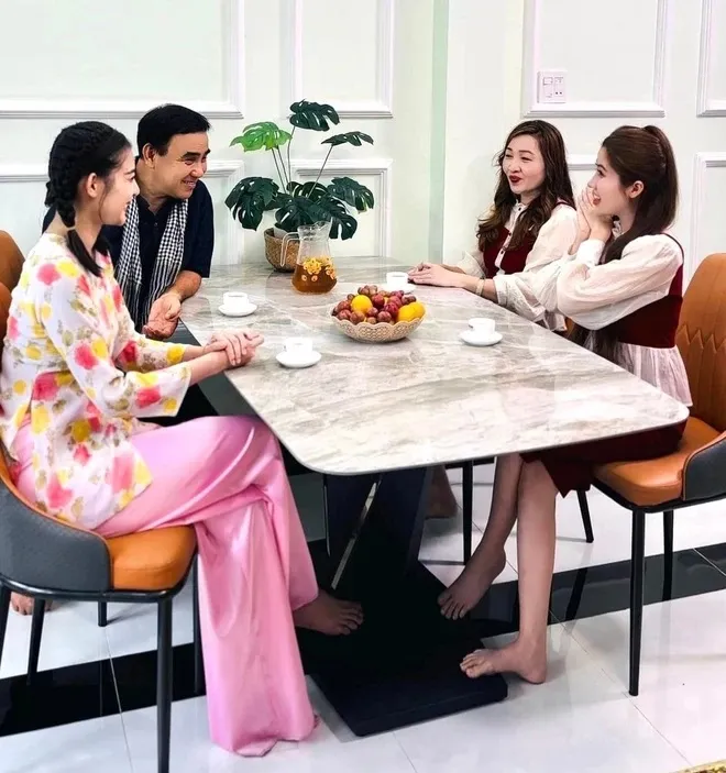 con-dau-hoc-thac-si-nho-me-chong (4)