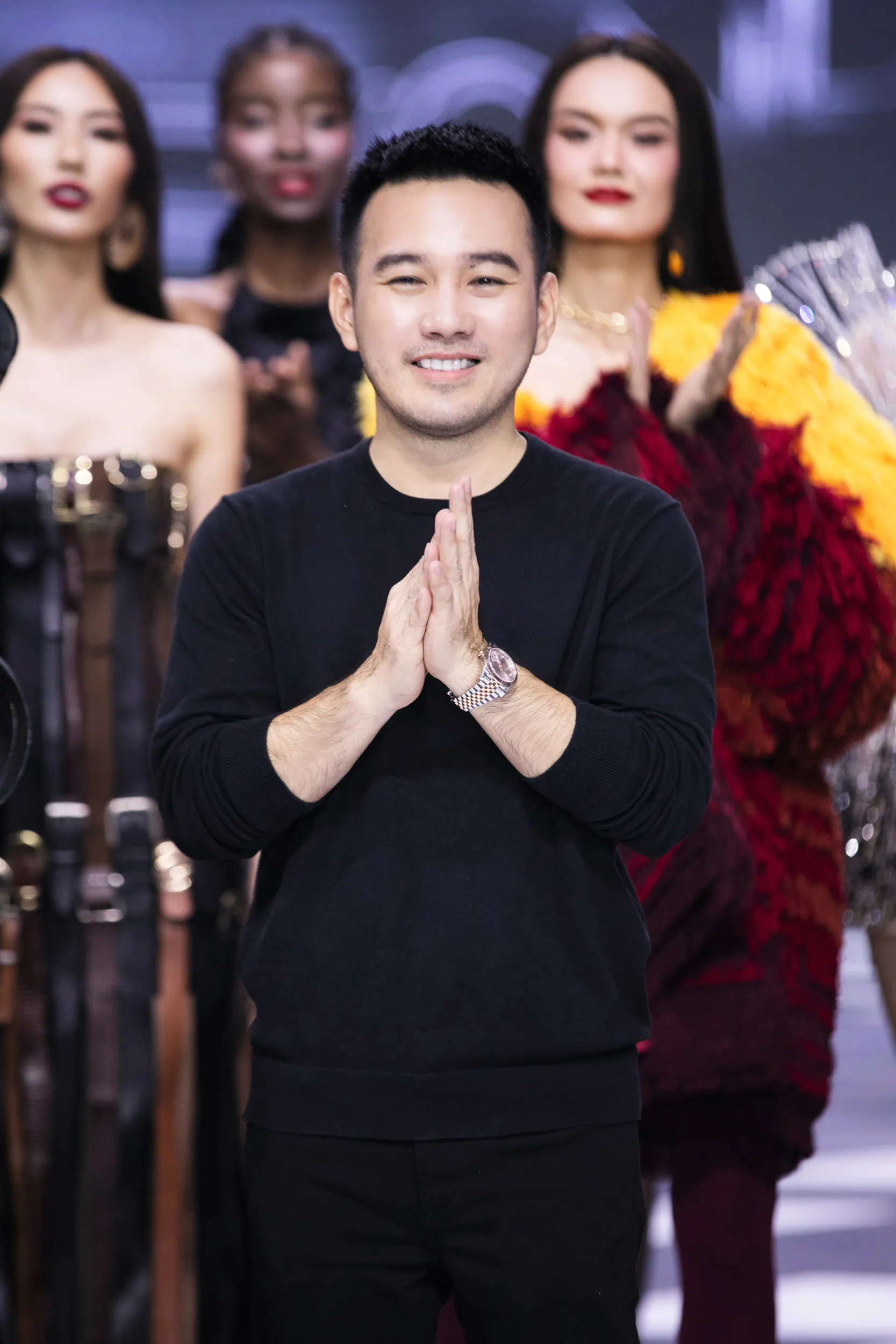 man-nhan-ngam-nhin-loat-thiet-ke-cua-cac-ntk-the-he-moi- tai-vietnam-next-gen-fashon-era1