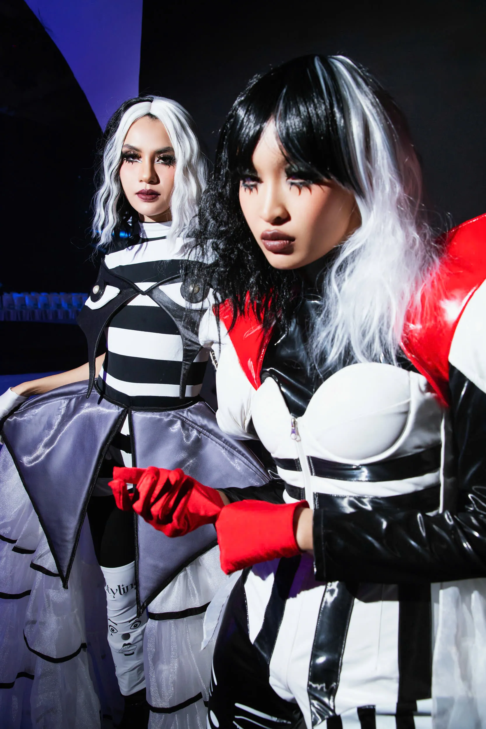 man-nhan-ngam-nhin-loat-thiet-ke-cua-cac-ntk-the-he-moi- tai-vietnam-next-gen-fashon-era1